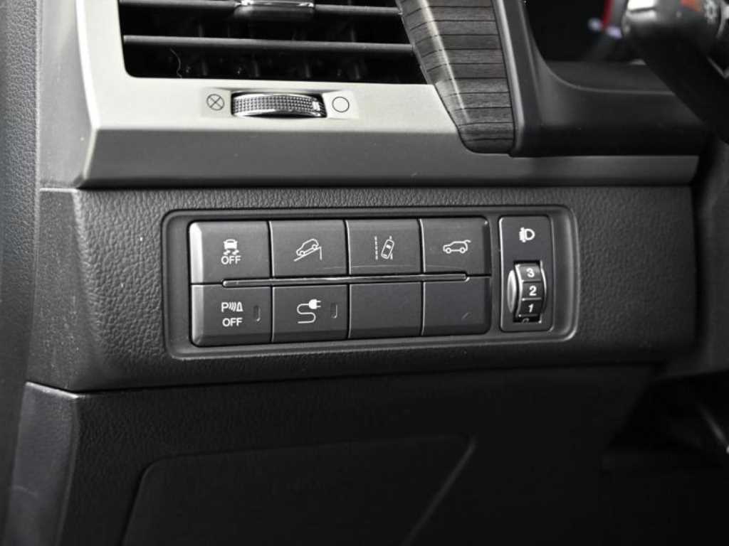 KGM Rexton — photo 20