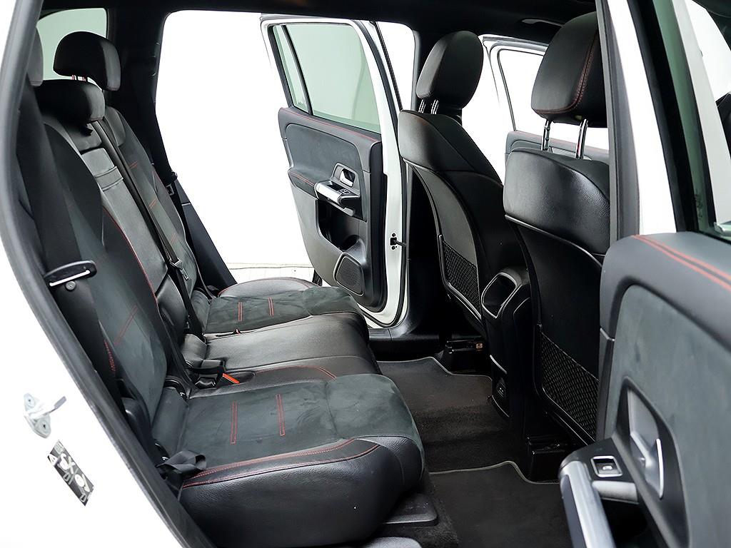 Mercedes-Benz GLB-Class — photo 12