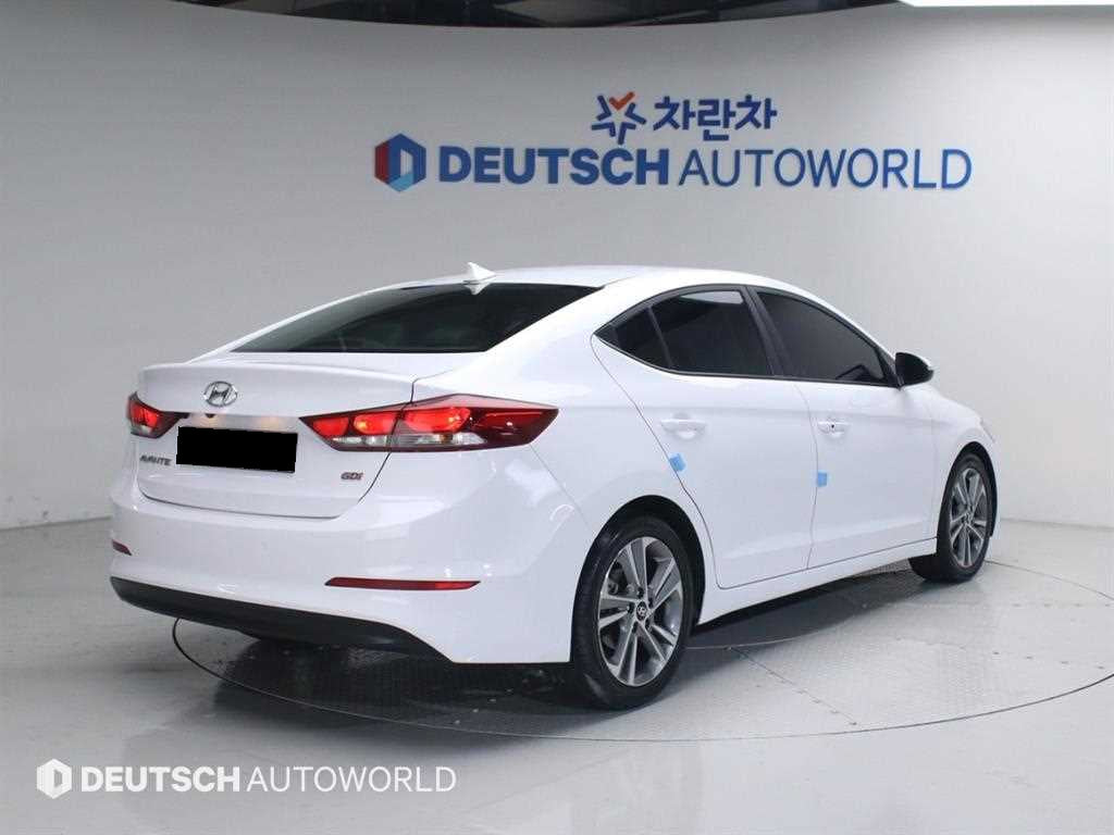 Hyundai Avante — photo 02