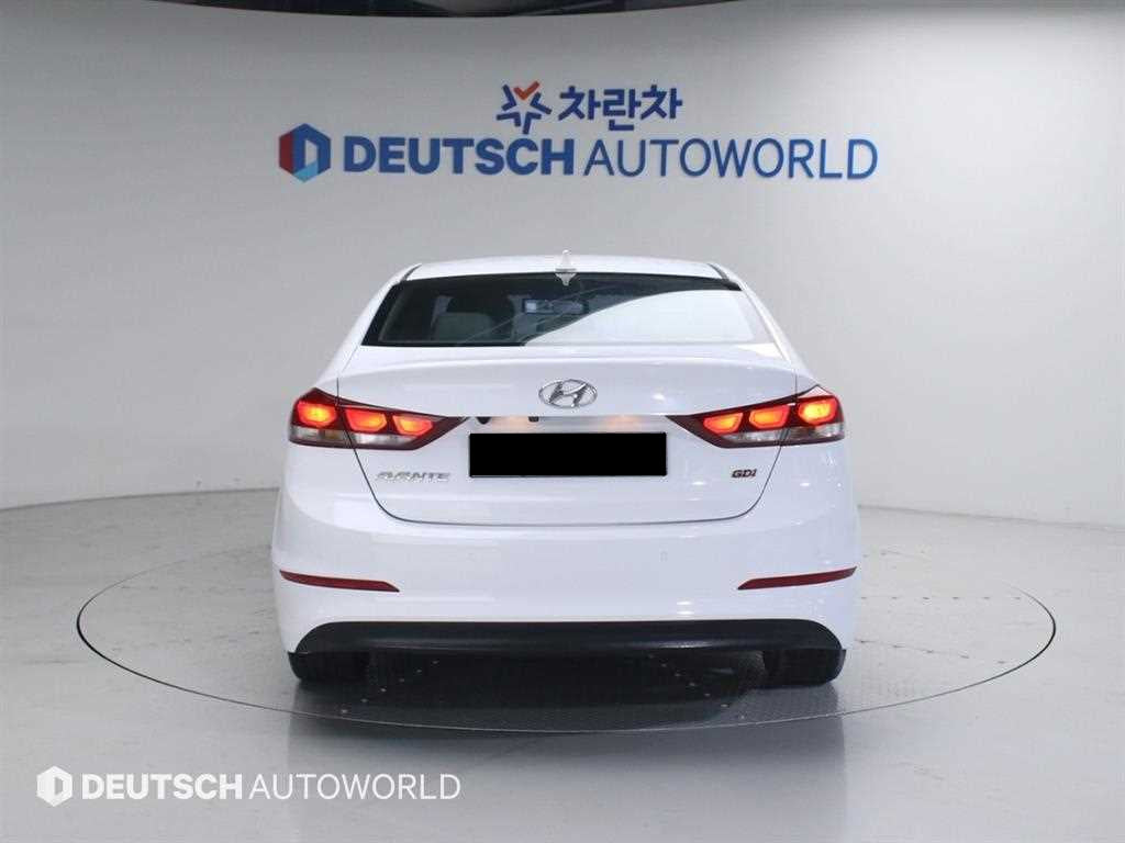 Hyundai Avante — photo 04
