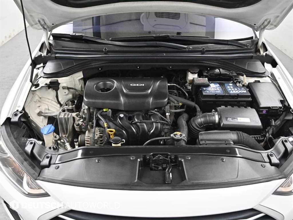 Hyundai Avante — photo 05