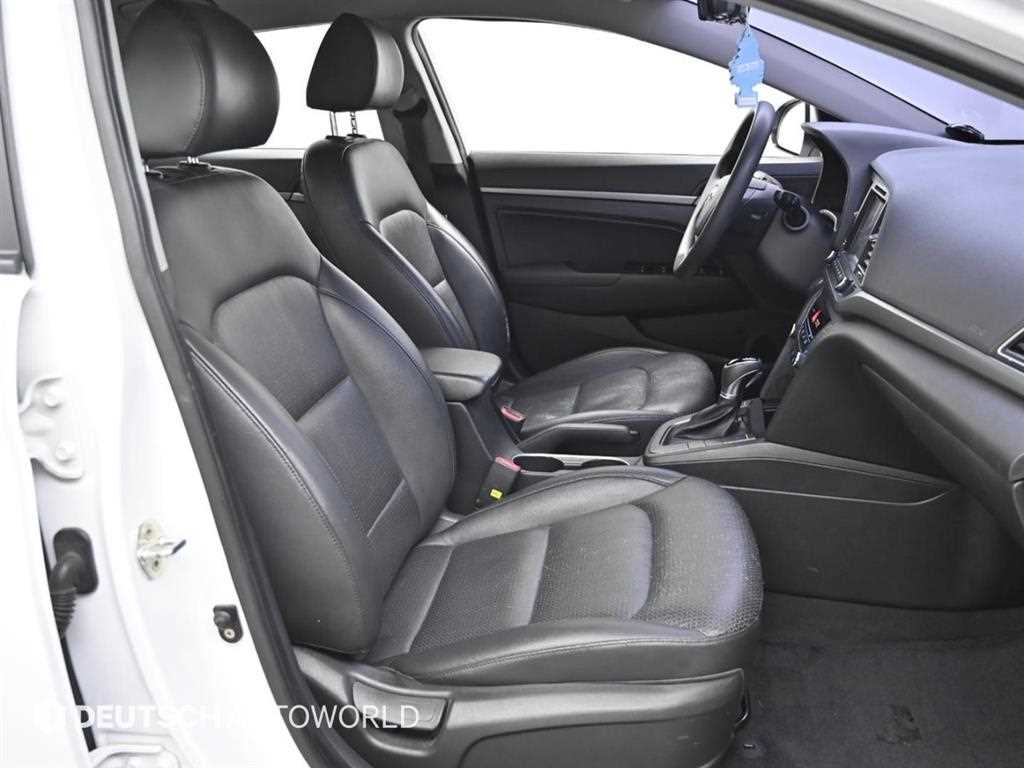 Hyundai Avante — photo 09