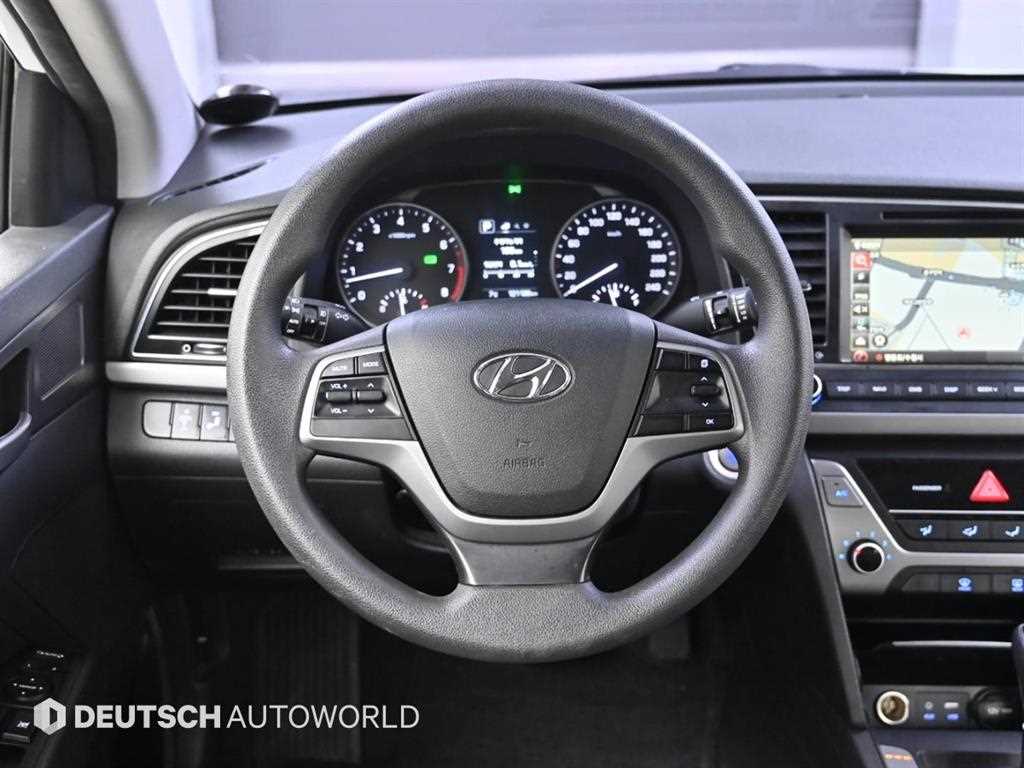 Hyundai Avante — photo 12