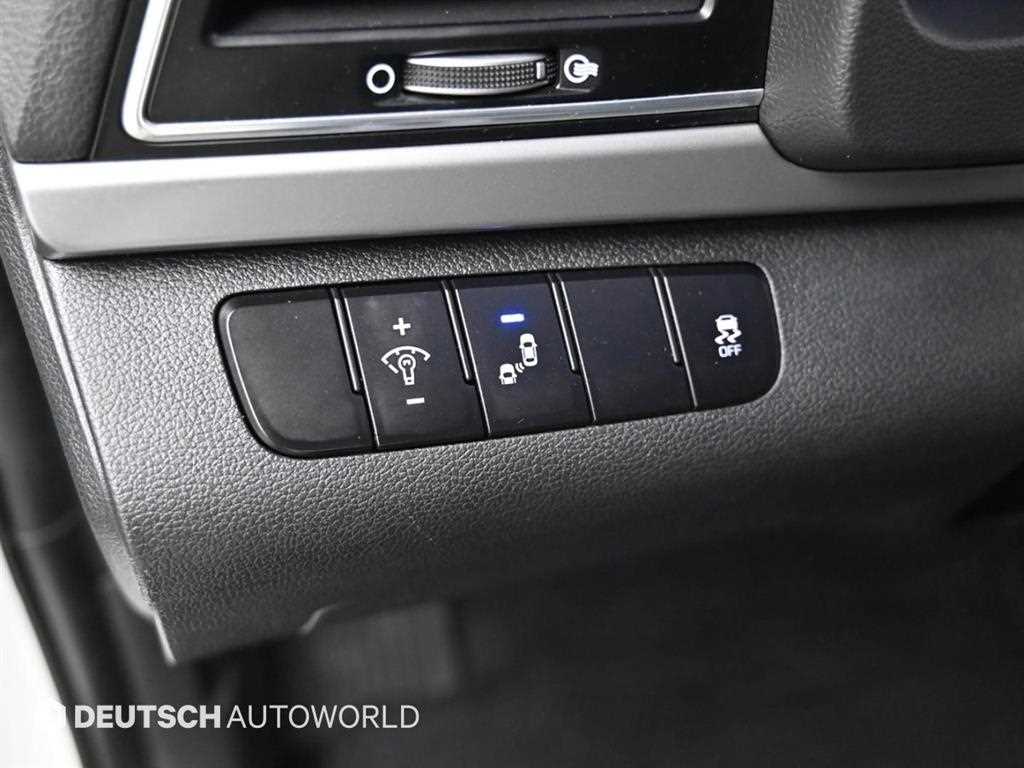 Hyundai Avante — photo 15