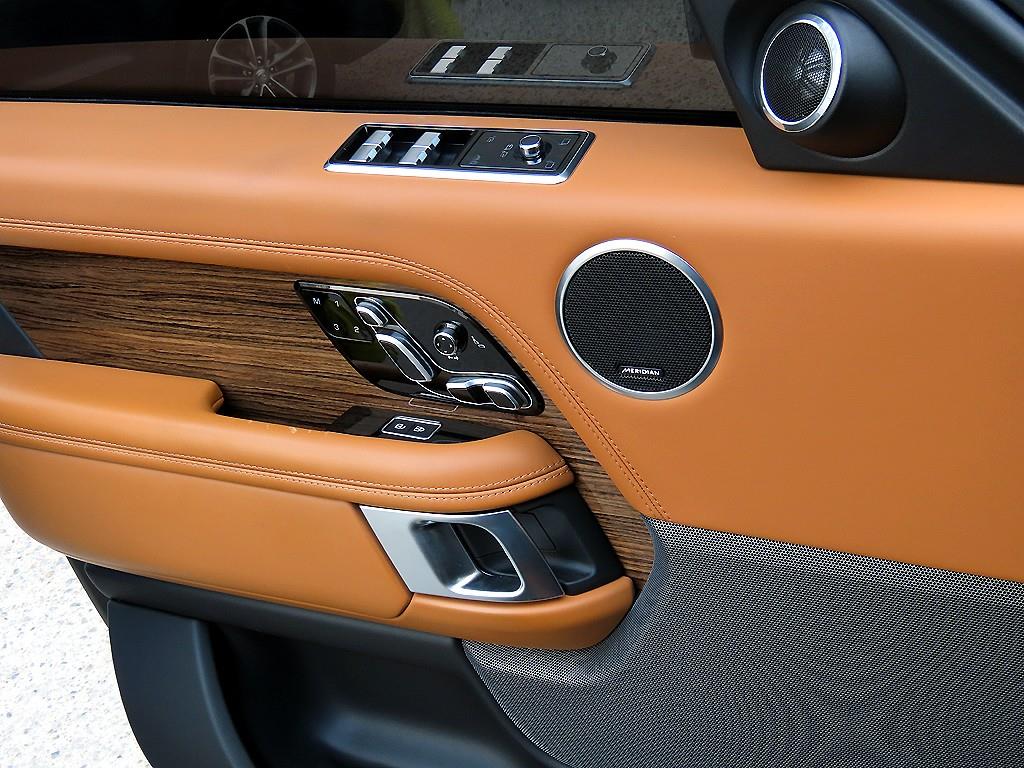 Land Rover Range Rover — photo 12