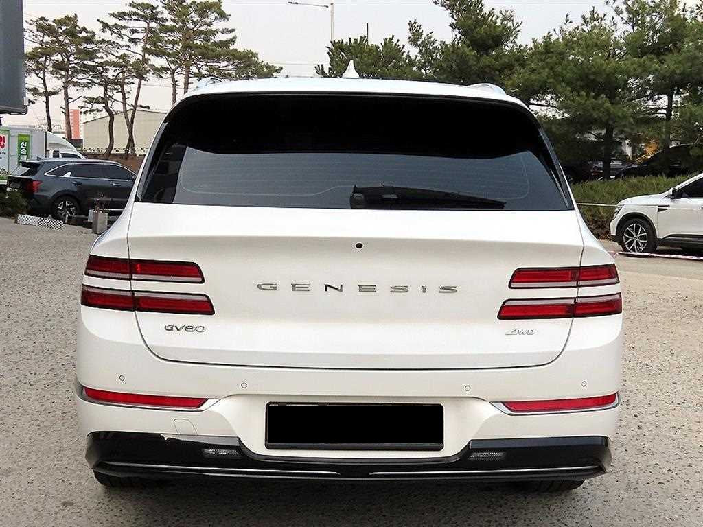 Genesis GV80 — photo 04