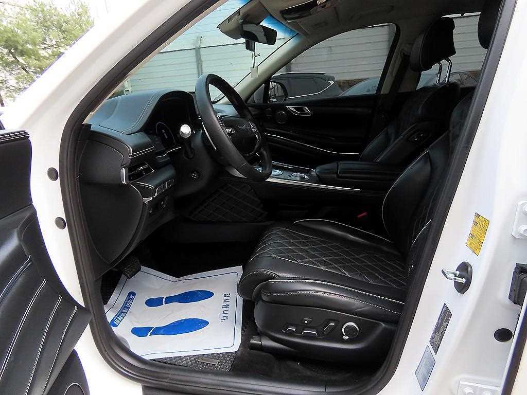 Genesis GV80 — photo 05