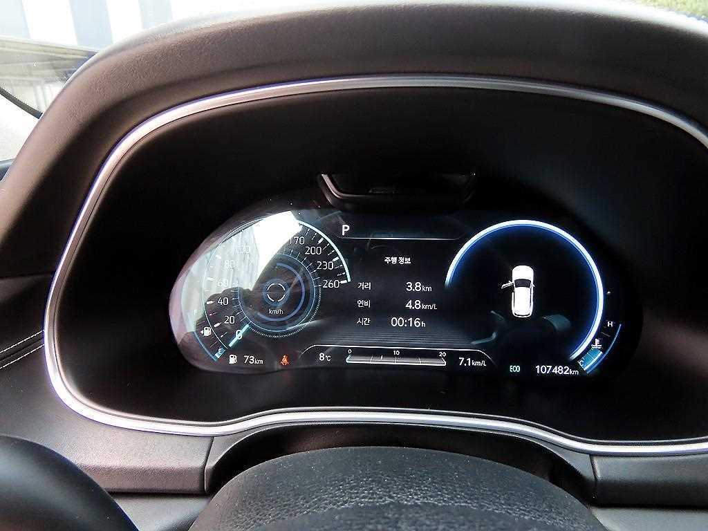 Genesis GV80 — photo 09