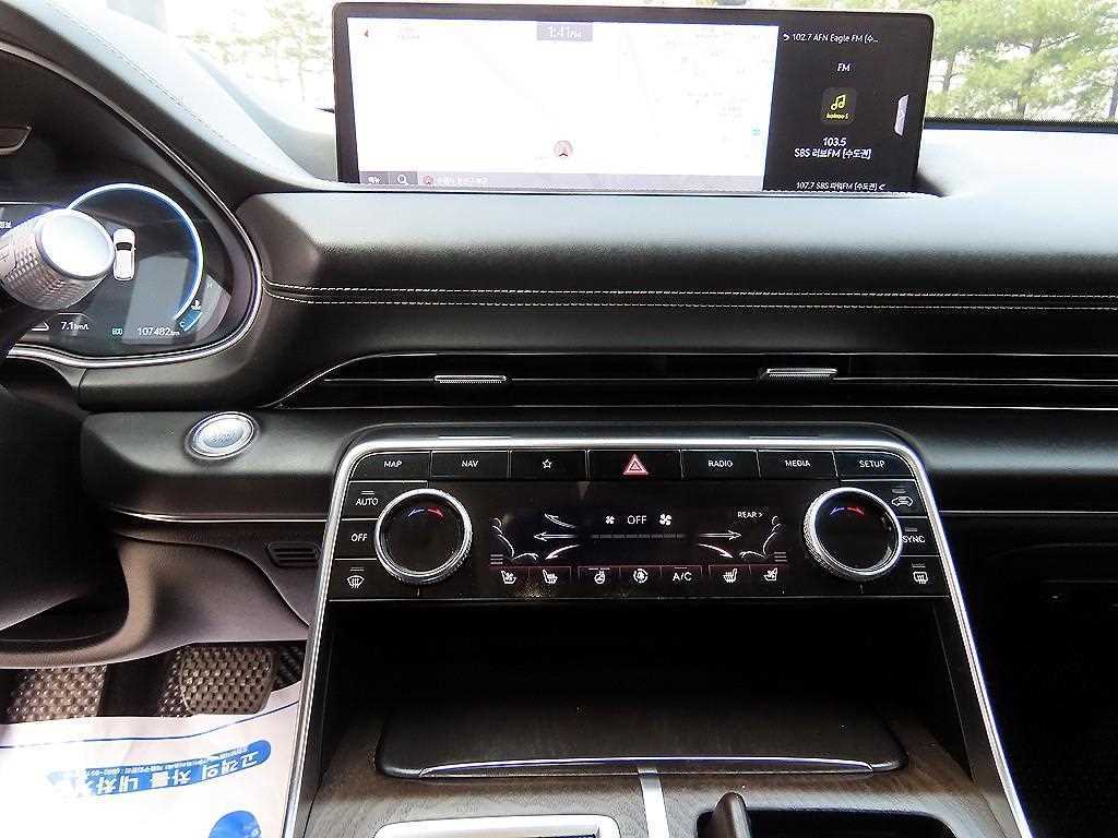Genesis GV80 — photo 12