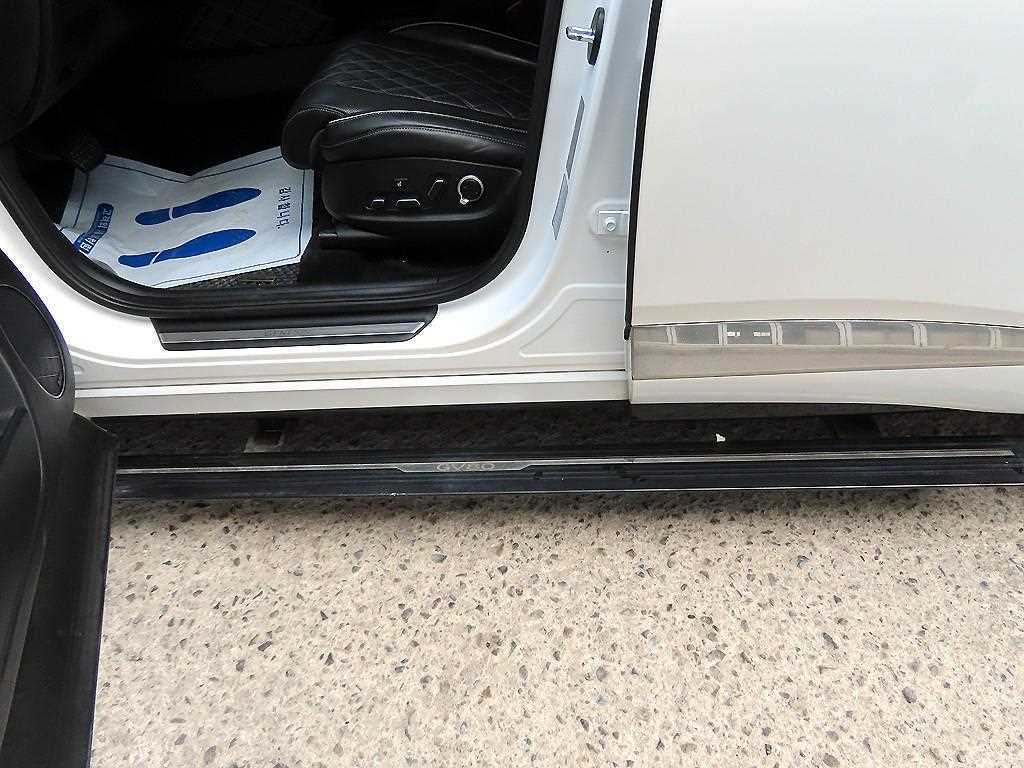 Genesis GV80 — photo 13
