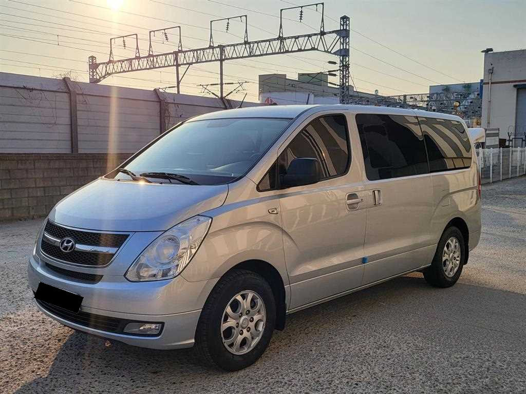 Hyundai Starex — photo 02