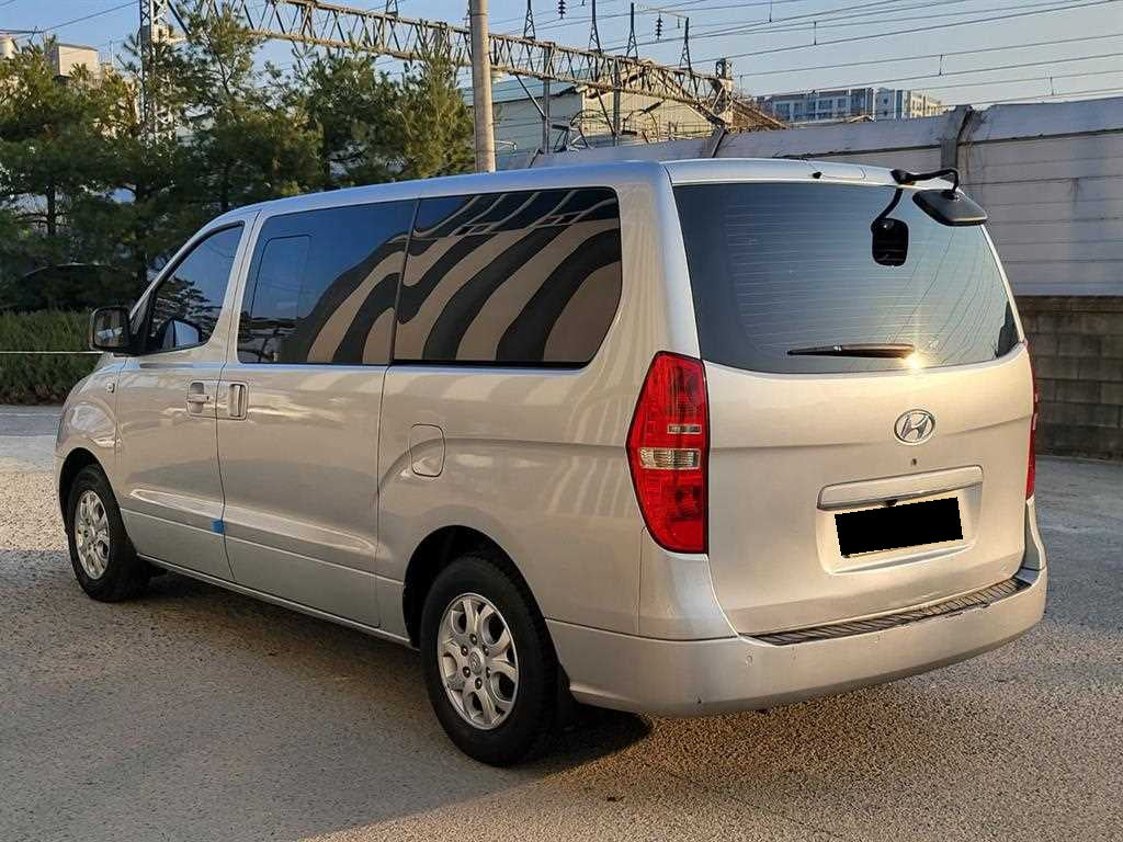 Hyundai Starex — photo 03