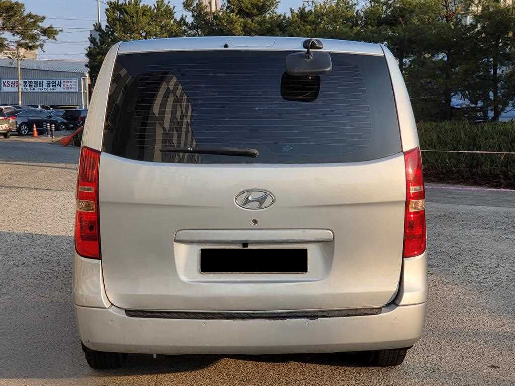Hyundai Starex — photo 04