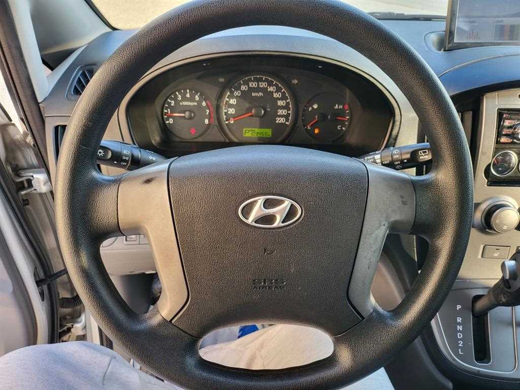 Hyundai Starex — photo 07