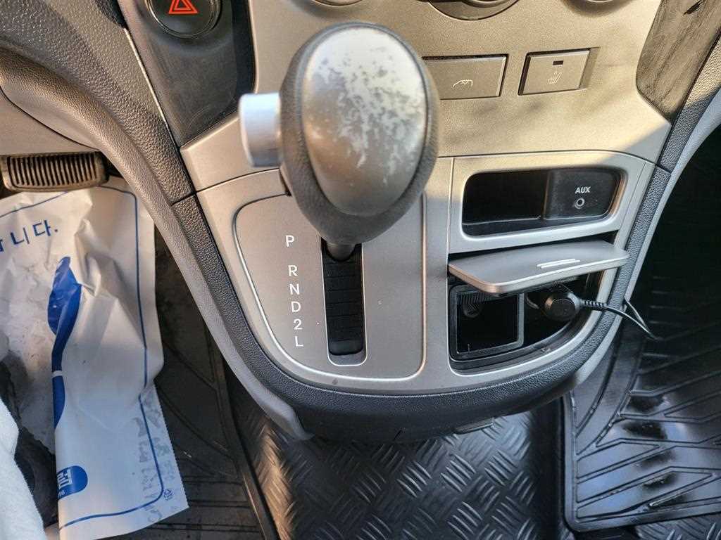 Hyundai Starex — photo 09