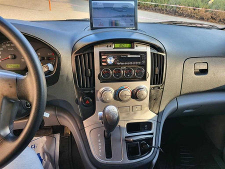 Hyundai Starex — photo 10