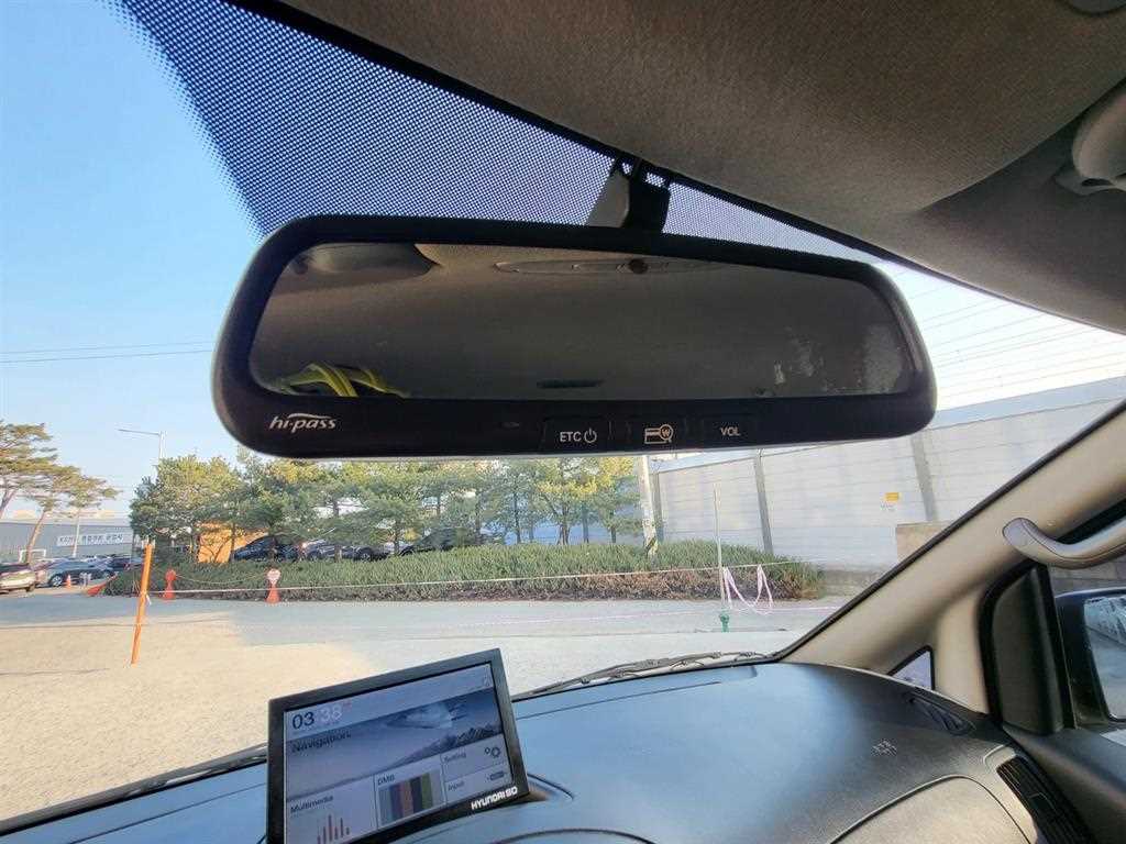 Hyundai Starex — photo 11