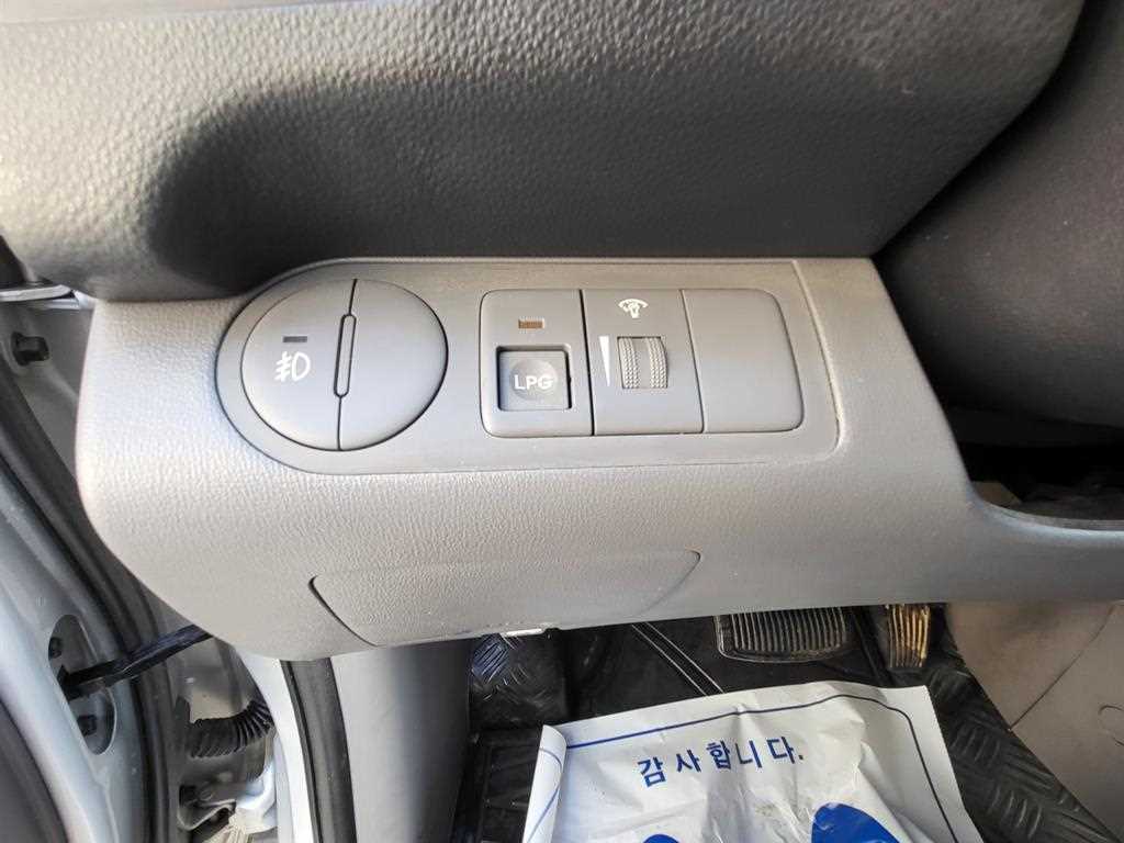 Hyundai Starex — photo 13