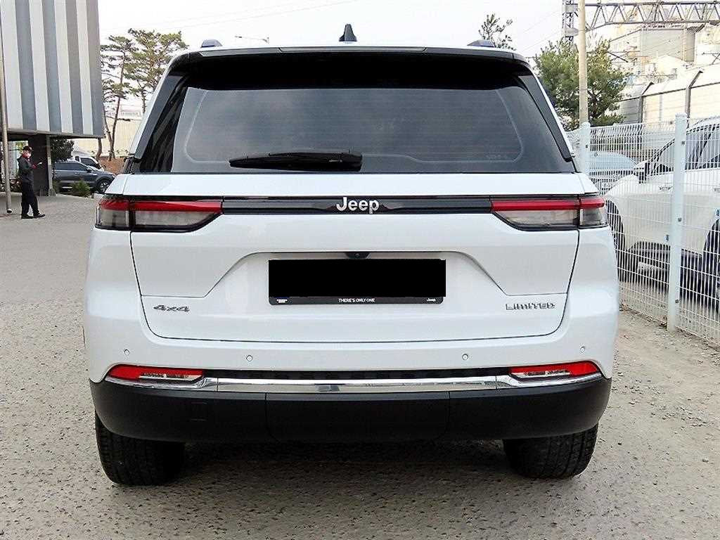 Jeep Cherokee — photo 04