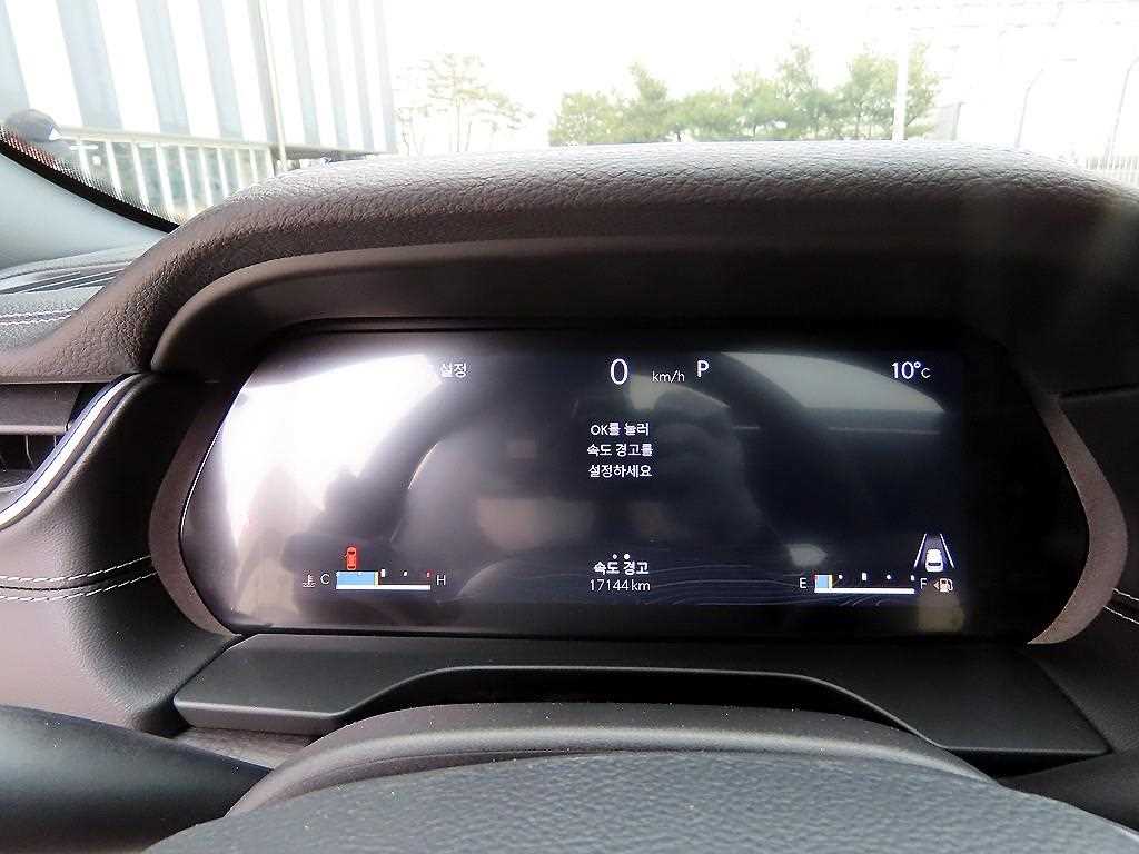 Jeep Cherokee — photo 09