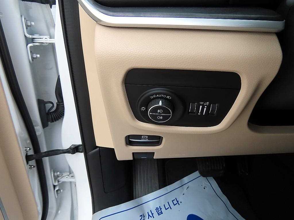 Jeep Cherokee — photo 12