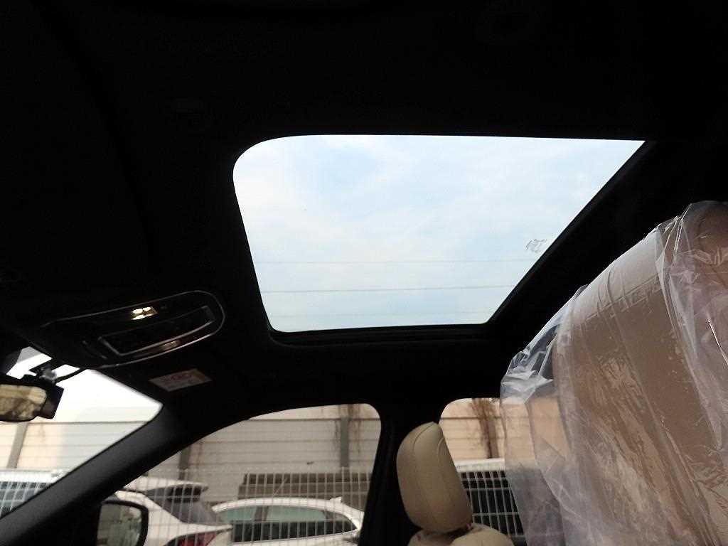 Jeep Cherokee — photo 18