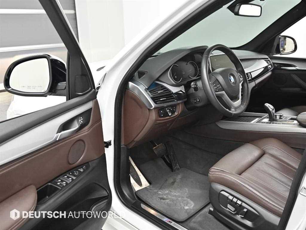 BMW X5 — photo 11