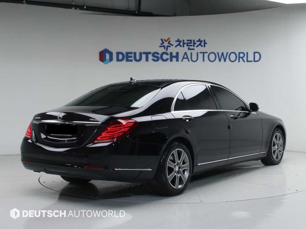 Mercedes-Benz S-Class — photo 02