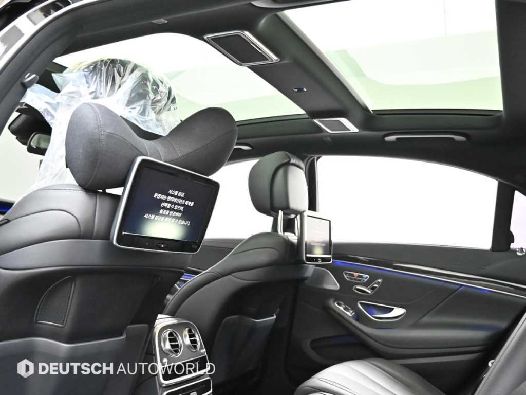 Mercedes-Benz S-Class — photo 18