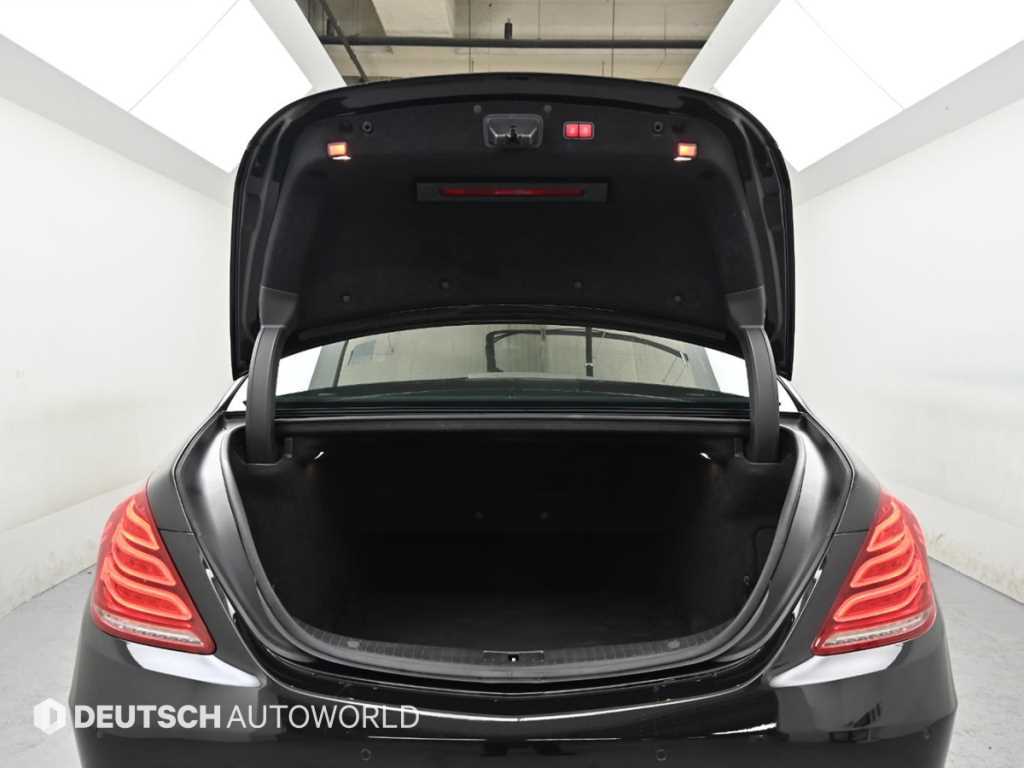 Mercedes-Benz S-Class — photo 19