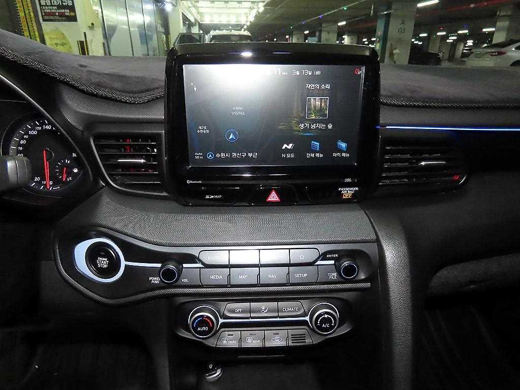 Hyundai Veloster — photo 11