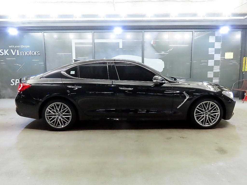 Genesis G70 — photo 03
