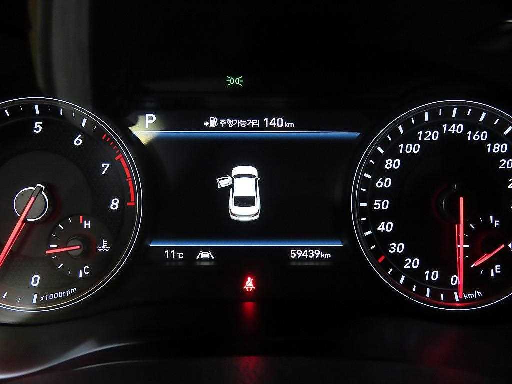 Genesis G70 — photo 09