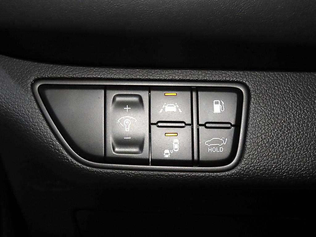 Genesis G70 — photo 14