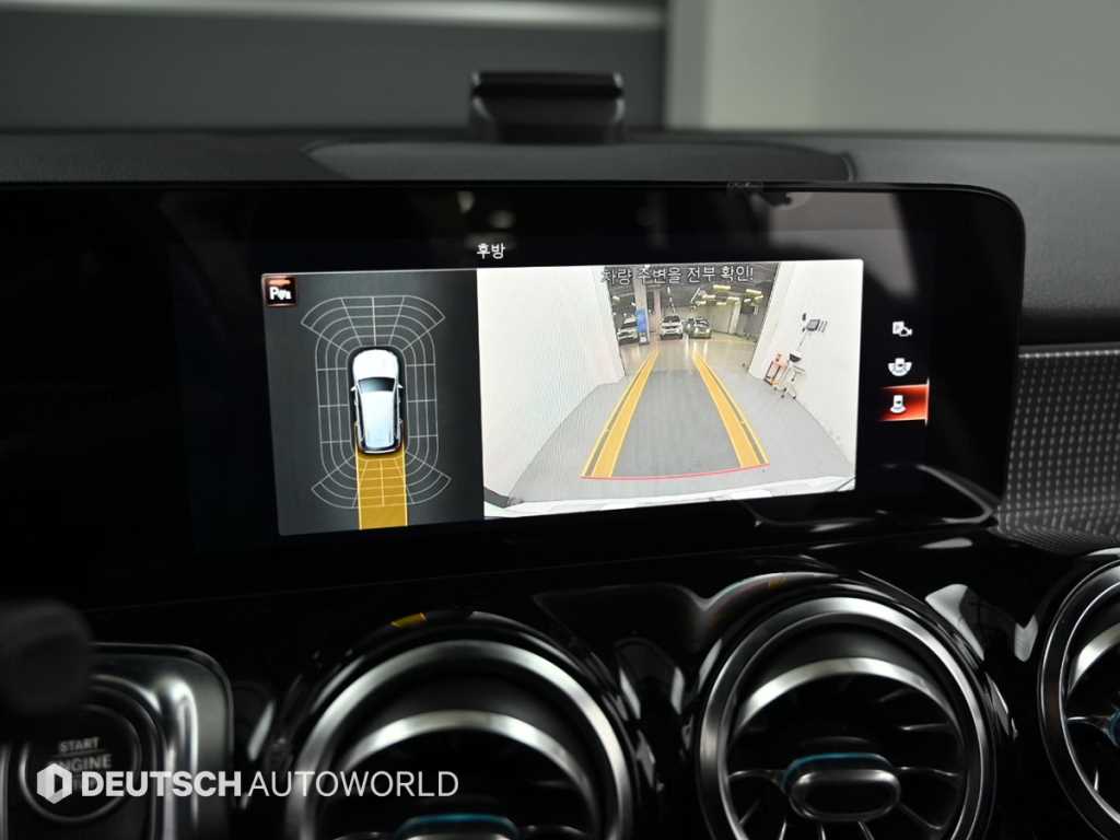 Mercedes-Benz GLB-Class — photo 15