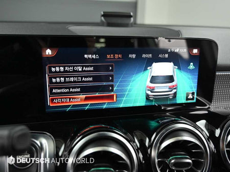 Mercedes-Benz GLB-Class — photo 17