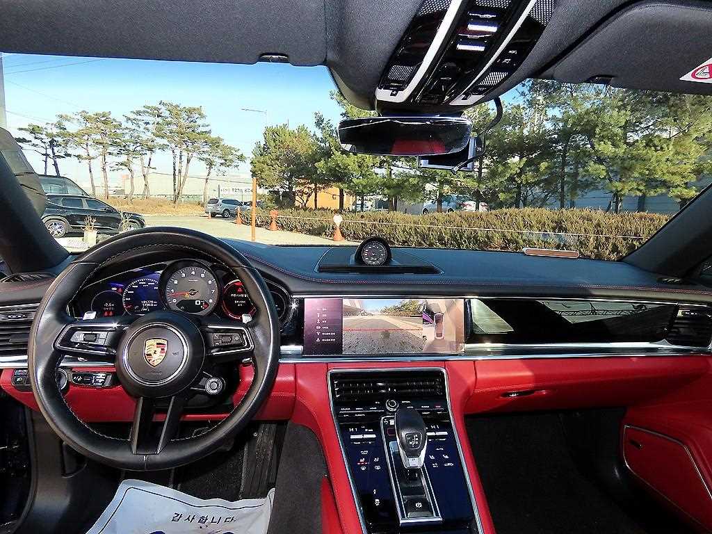 Porsche Panamera — photo 07