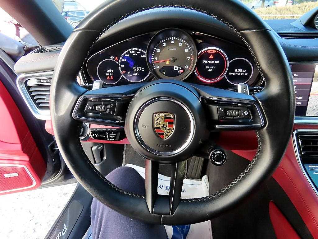 Porsche Panamera — photo 08