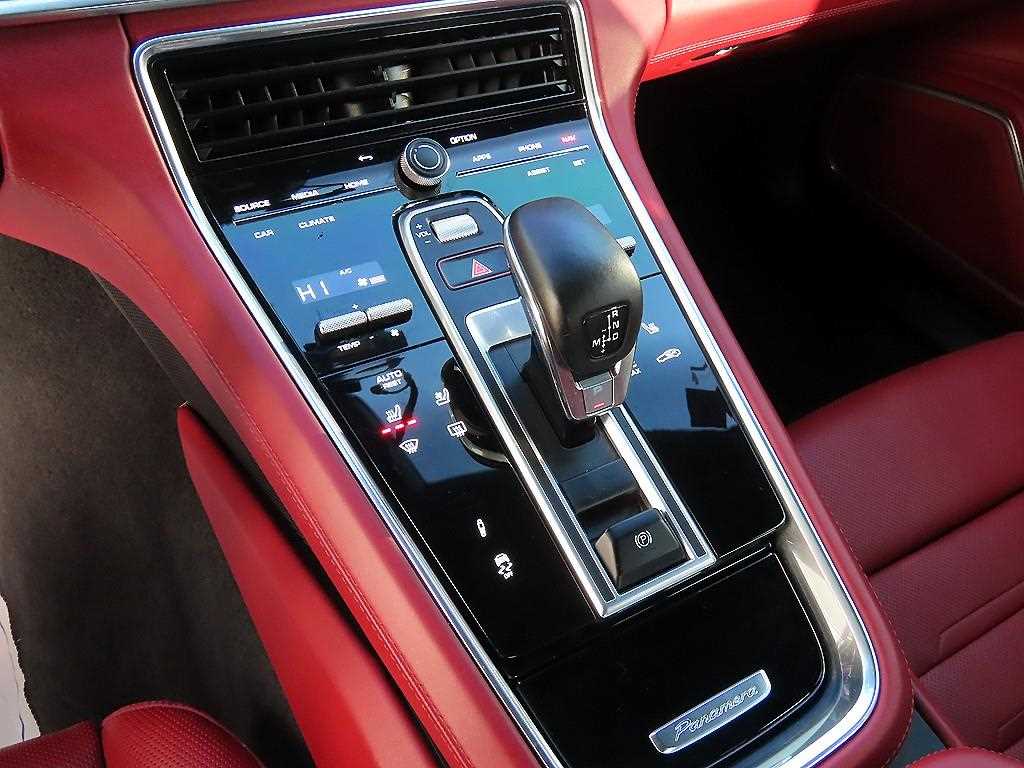 Porsche Panamera — photo 11