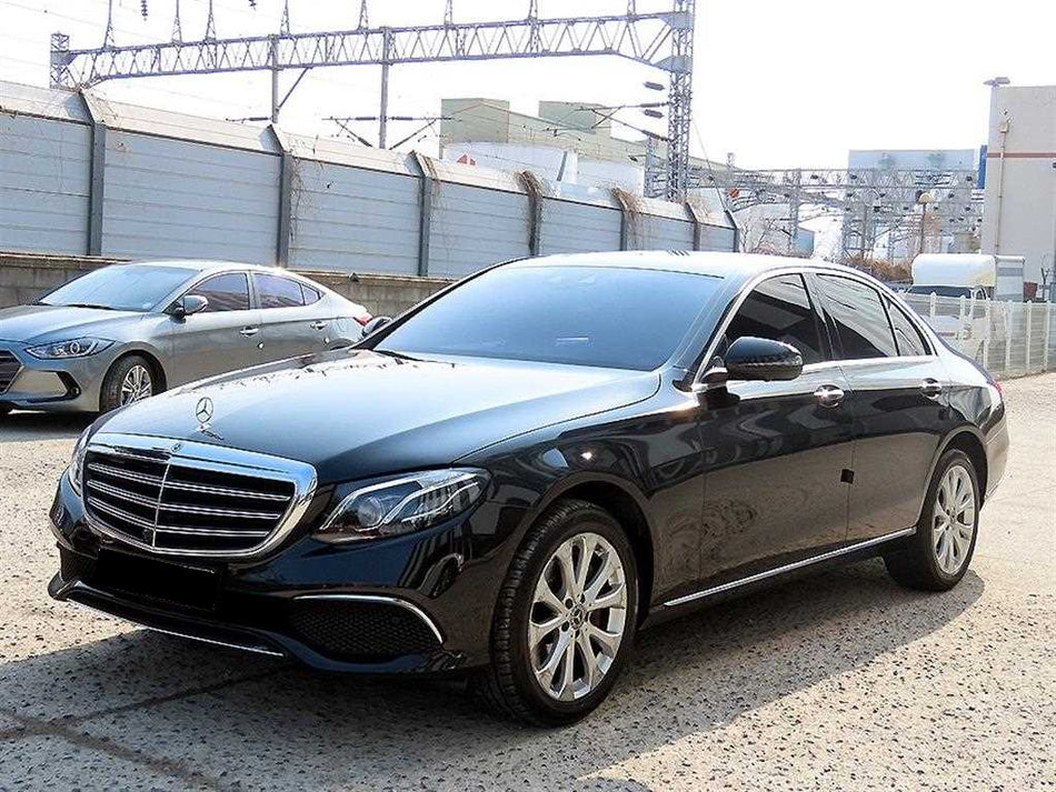 Mercedes-Benz E-Class — photo 02