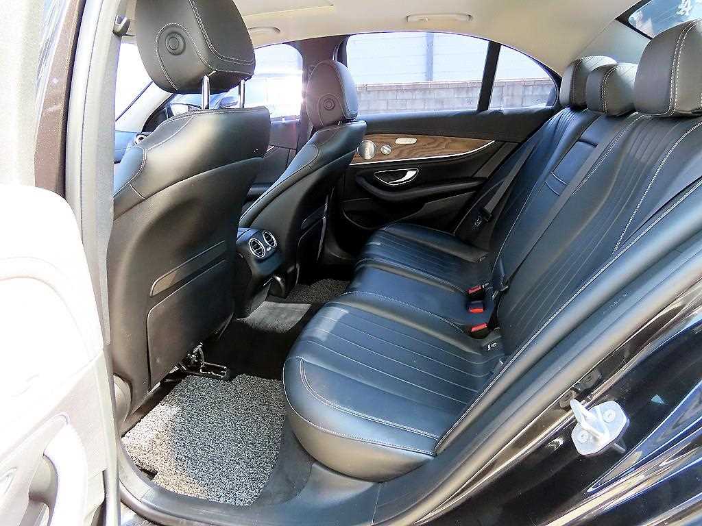 Mercedes-Benz E-Class — photo 06
