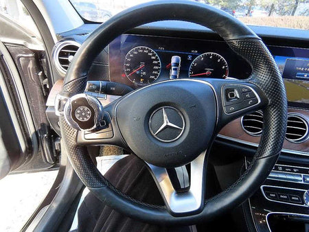 Mercedes-Benz E-Class — photo 08