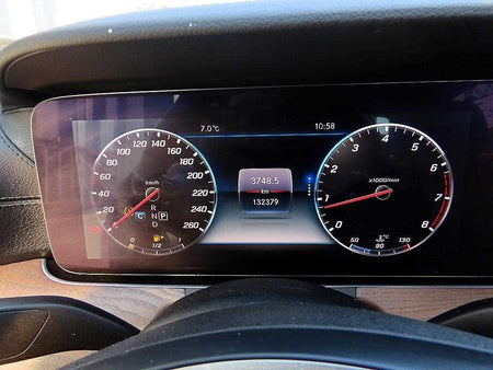 Mercedes-Benz E-Class — photo 09