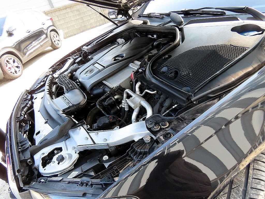 Mercedes-Benz E-Class — photo 19