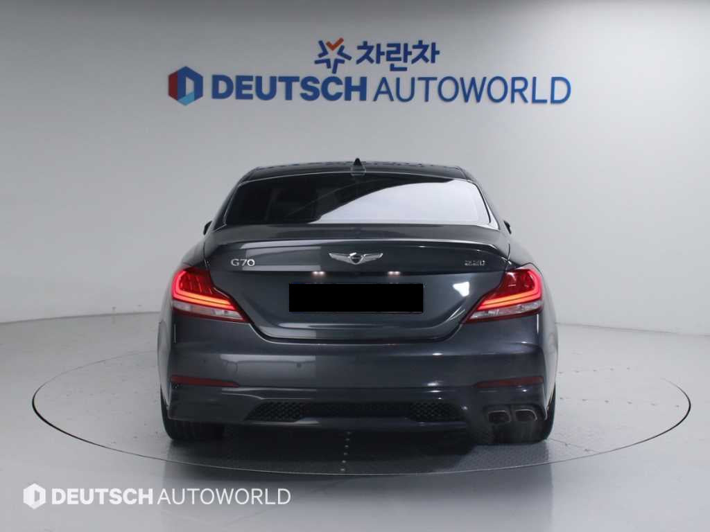 Genesis G70 — photo 04
