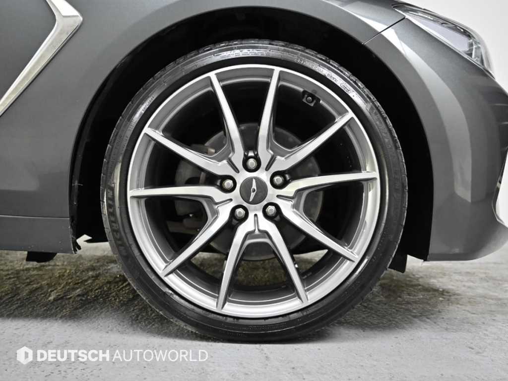 Genesis G70 — photo 05