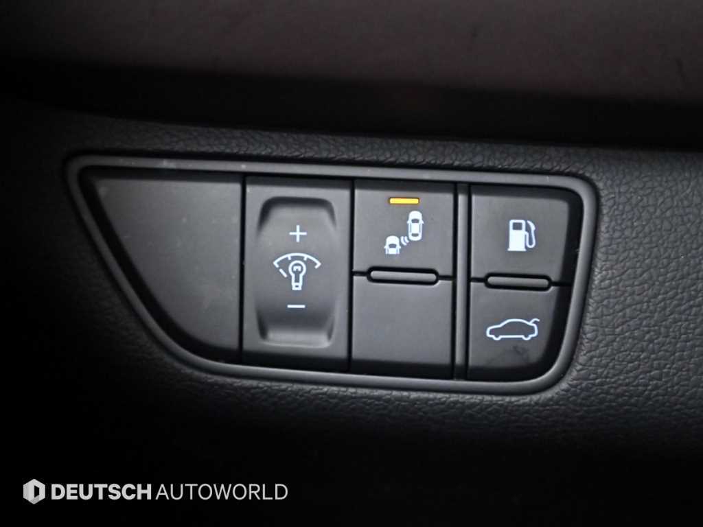 Genesis G70 — photo 17