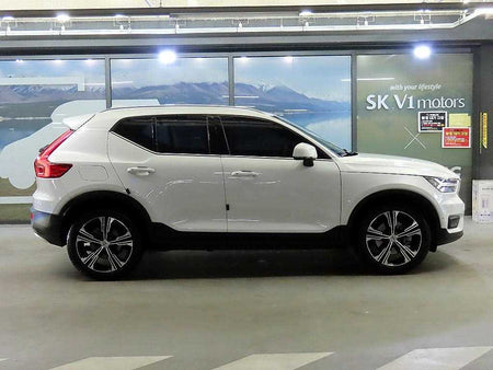 Volvo XC40 — photo 03