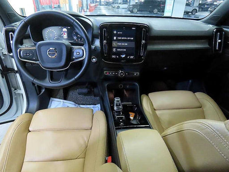 Volvo XC40 — photo 10