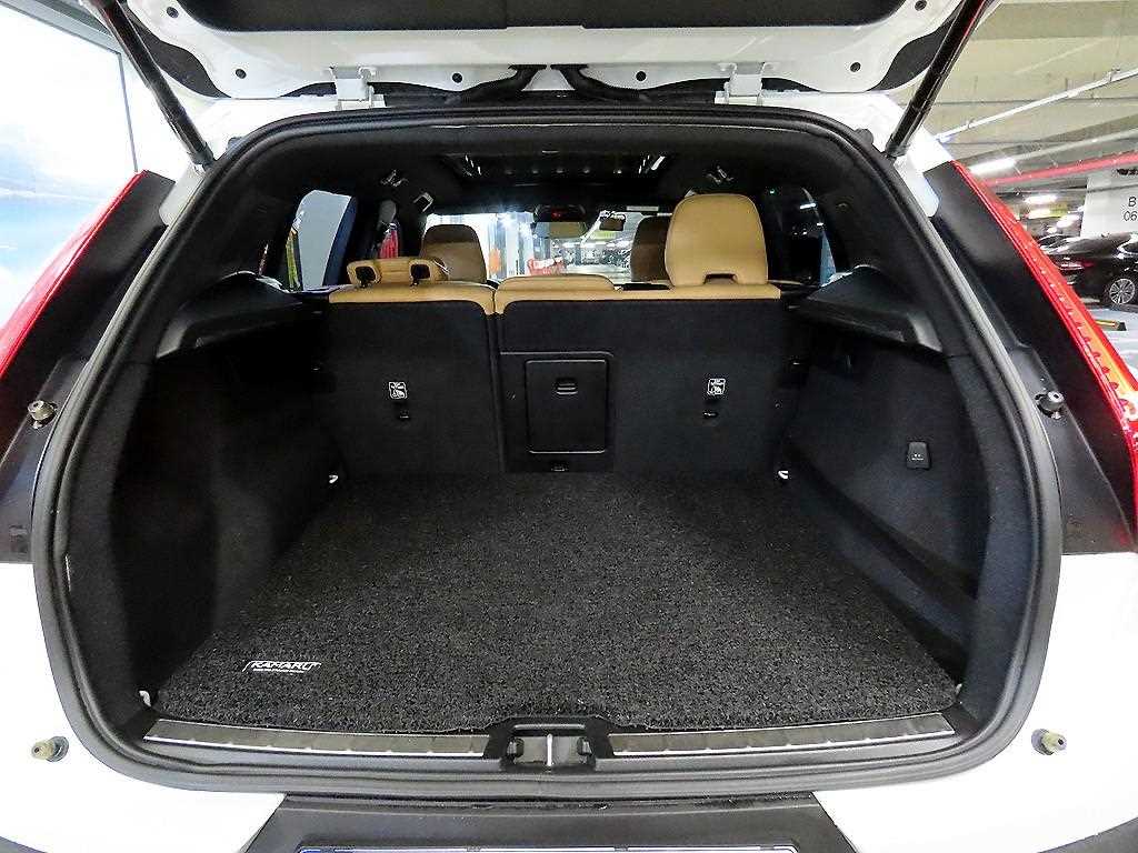 Volvo XC40 — photo 16